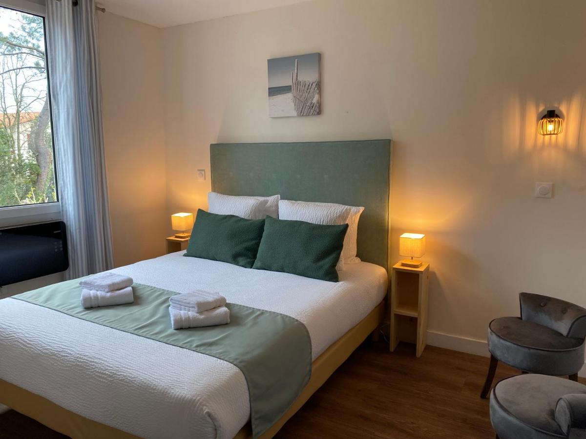 Logis Hotel Emeraude Des Bois Mimizan-Plage Esterno foto