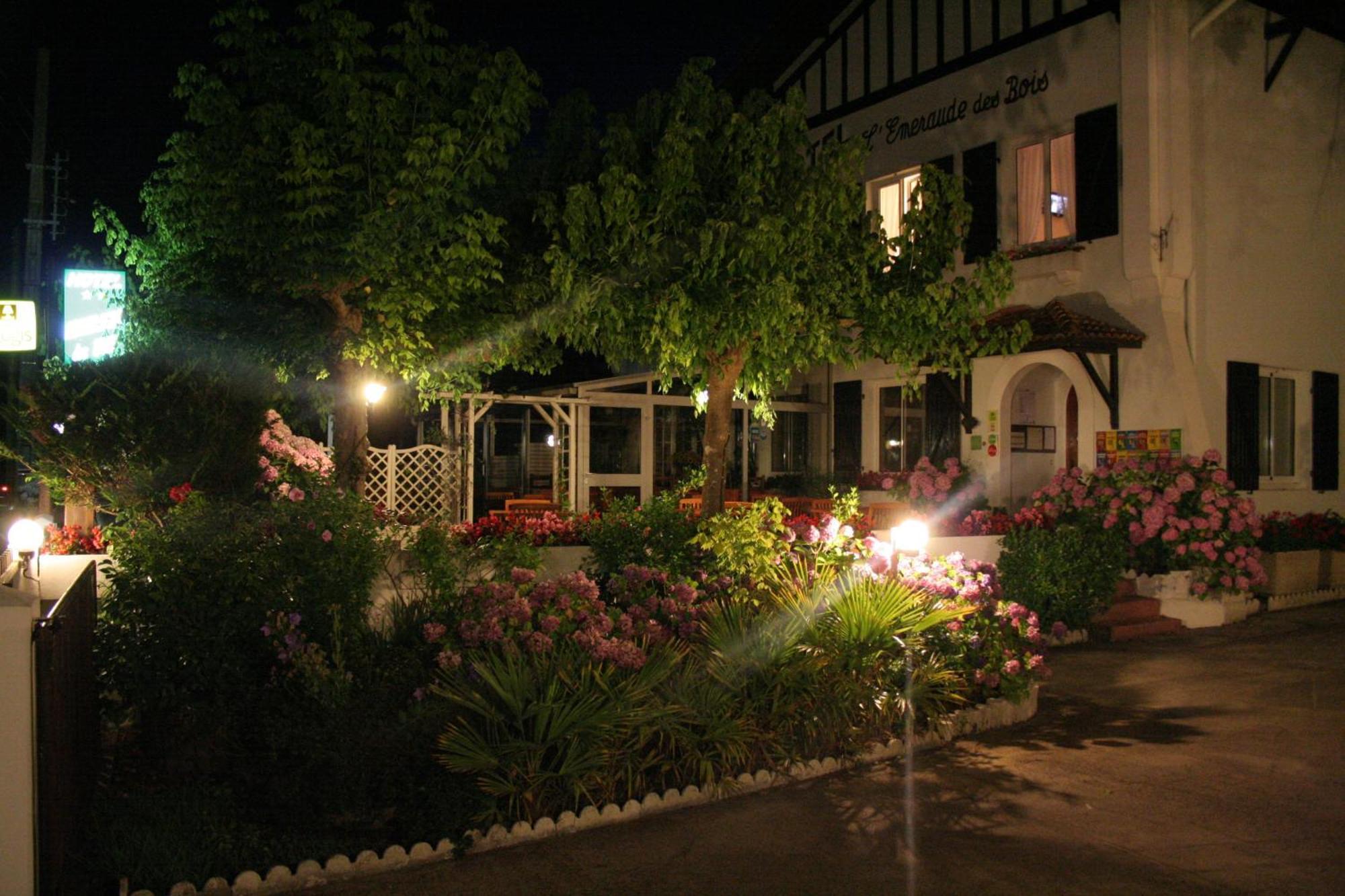 Logis Hotel Emeraude Des Bois Mimizan-Plage Esterno foto