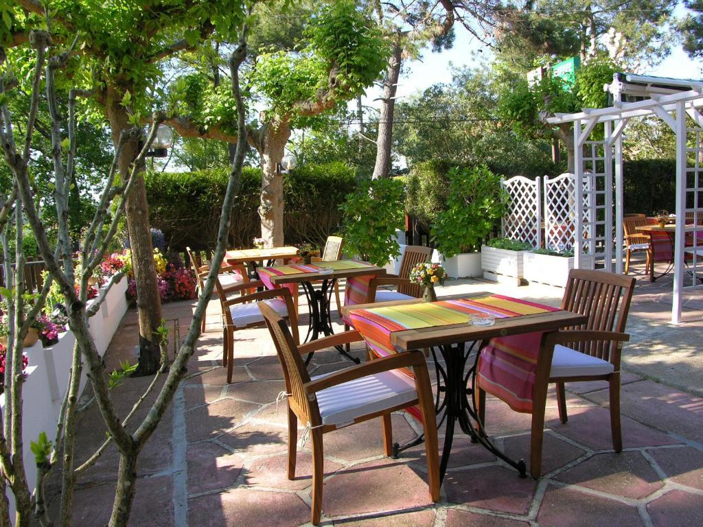 Logis Hotel Emeraude Des Bois Mimizan-Plage Esterno foto